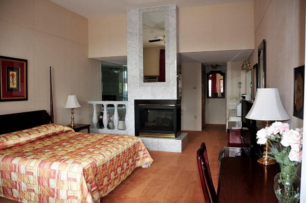 Deluxe Queen Room with Two Queen Beds