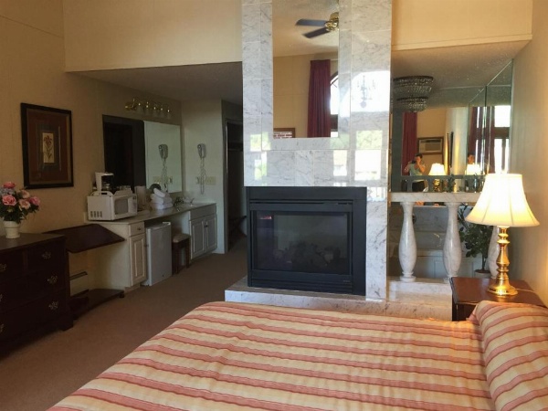 Lockport Inn and Suites image 9